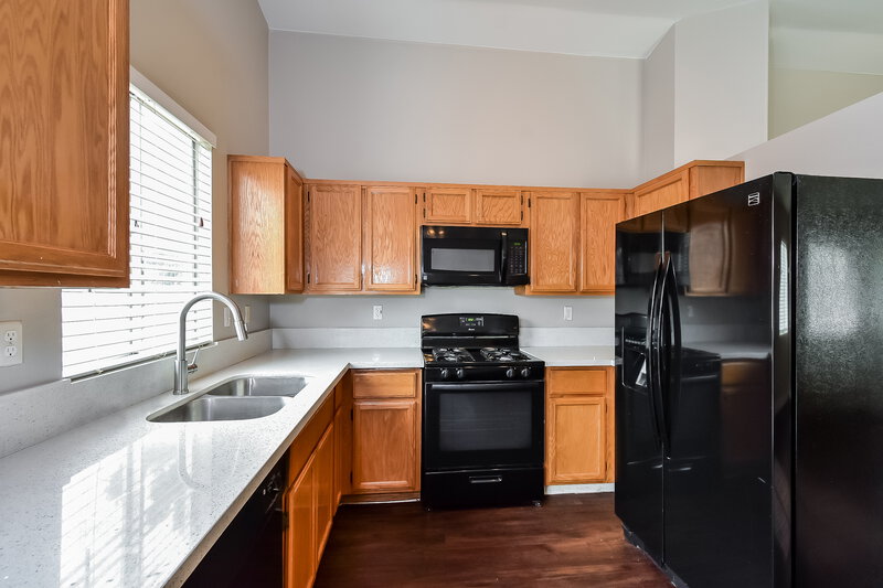 2,060/Mo, 8240 Ten Gallon Ct Las Vegas, NV 89129 Kitchen View
