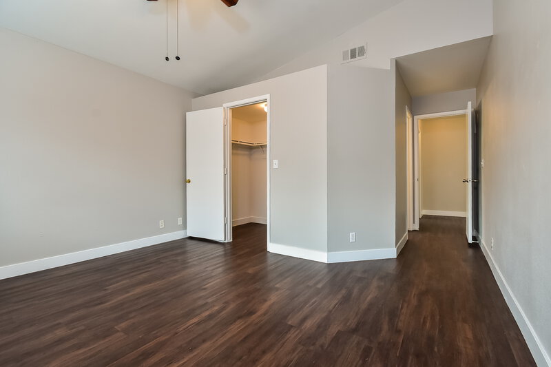 2,060/Mo, 8240 Ten Gallon Ct Las Vegas, NV 89129 Main Bedroom View 2