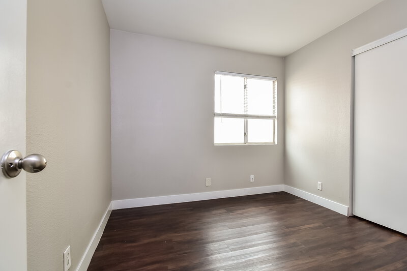 2,060/Mo, 8240 Ten Gallon Ct Las Vegas, NV 89129 Bedroom View