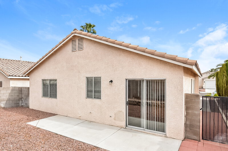 2,060/Mo, 8240 Ten Gallon Ct Las Vegas, NV 89129 Rear View
