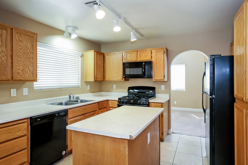 1,990/Mo, 6717 White Lakes Ave Las Vegas, NV 89130 Kitchen View