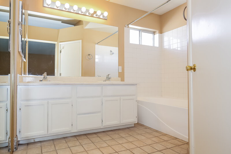 1,990/Mo, 6717 White Lakes Ave Las Vegas, NV 89130 Main Bathroom View