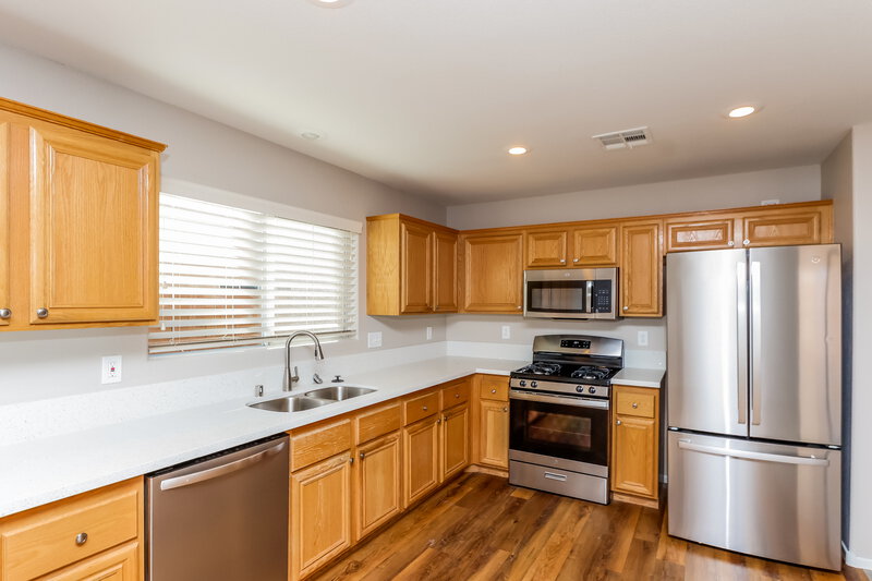 2,210/Mo, 248 Patti Ann Woods Dr Henderson, NV 89002 Kitchen View