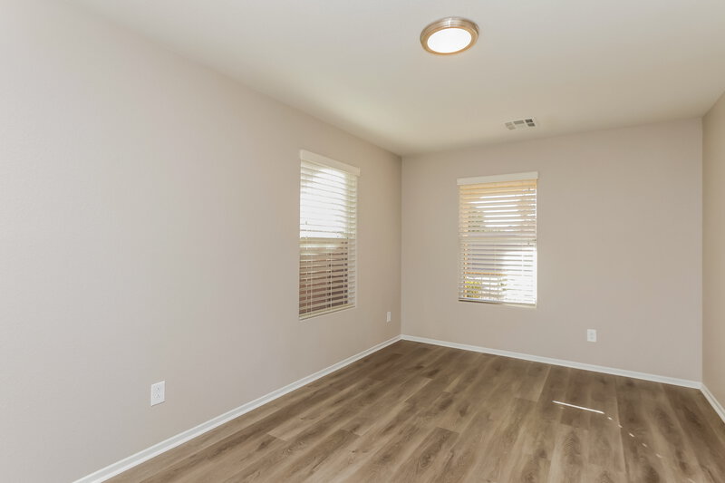 2,210/Mo, 248 Patti Ann Woods Dr Henderson, NV 89002 Study View