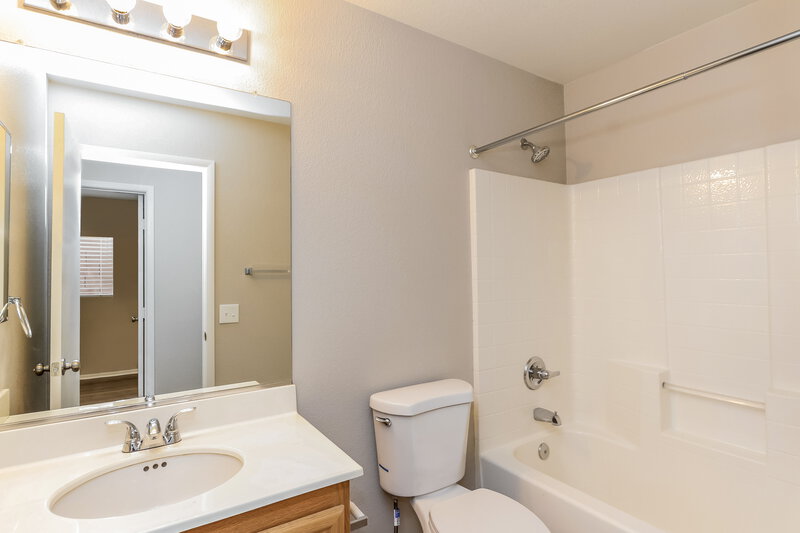2,210/Mo, 248 Patti Ann Woods Dr Henderson, NV 89002 Bathroom View