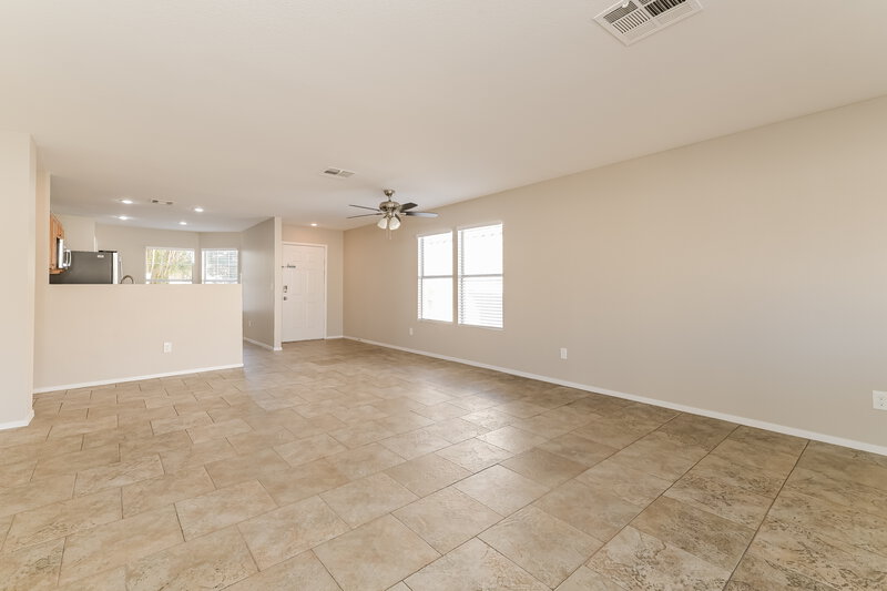 1,925/Mo, 996 Skyforest Dr Henderson, NV 89011 Living Room View 2