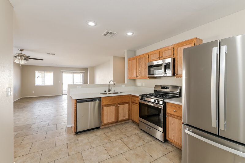 1,925/Mo, 996 Skyforest Dr Henderson, NV 89011 Kitchen View 2