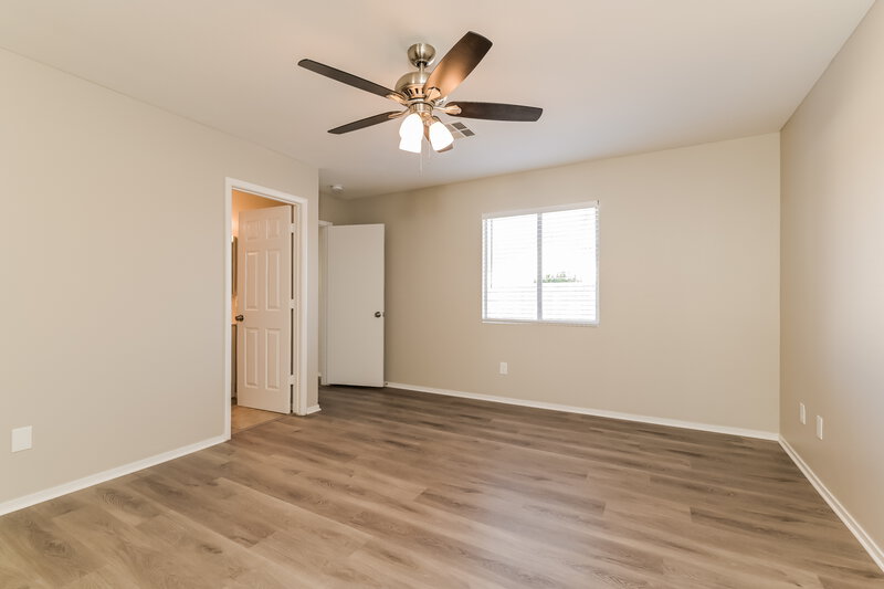 1,925/Mo, 996 Skyforest Dr Henderson, NV 89011 Main Bedroom View
