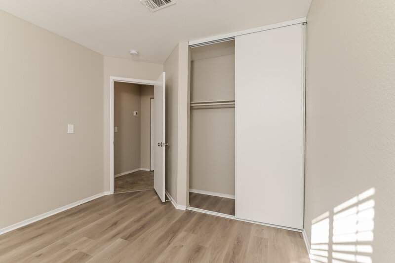 1,925/Mo, 996 Skyforest Dr Henderson, NV 89011 Bedroom View 2