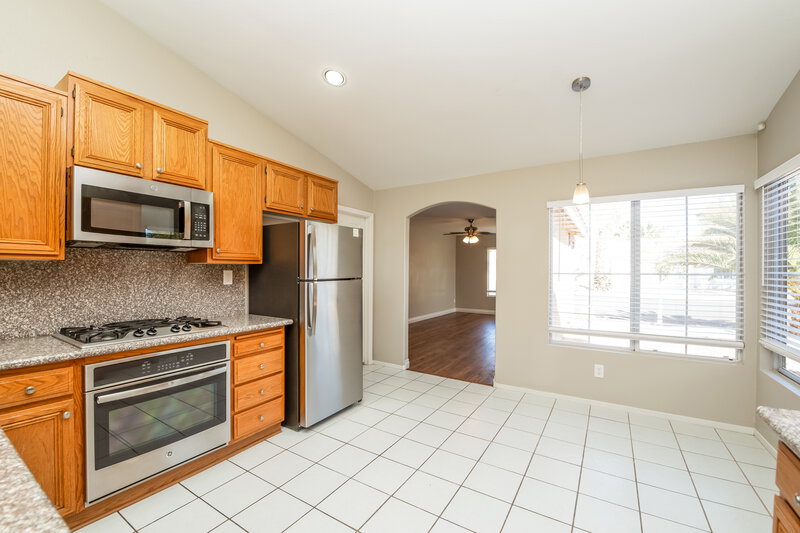 1,985/Mo, 1215 Healing Waters Ln North Las Vegas, NV 89031 Kitchen View