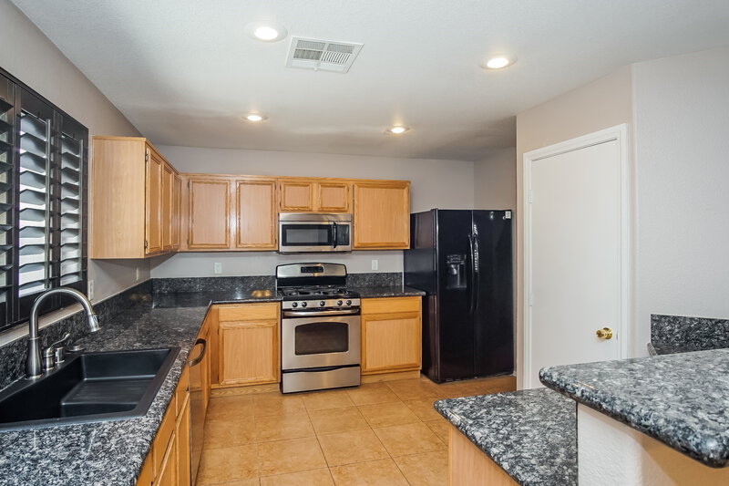 2,175/Mo, 9954 Shallot Ct Las Vegas, NV 89183 Kitchen View