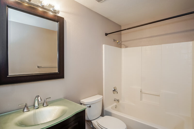 2,175/Mo, 9954 Shallot Ct Las Vegas, NV 89183 Bathroom View