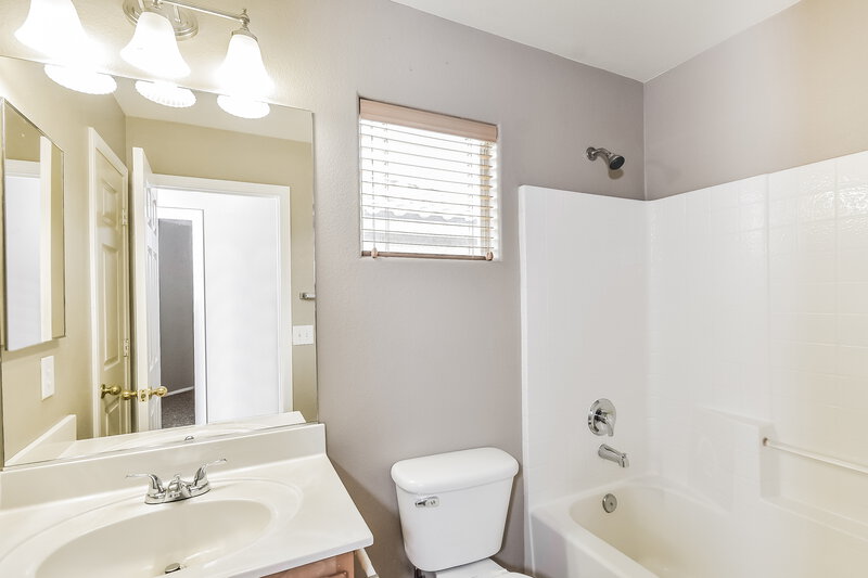 2,350/Mo, 8065 Marshall Canyon Dr Las Vegas, NV 89166 Bathroom View 2
