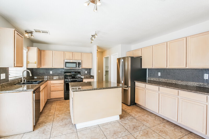 1,945/Mo, 4455 Scarlet Sea Ave North Las Vegas, NV 89031 Kitchen View