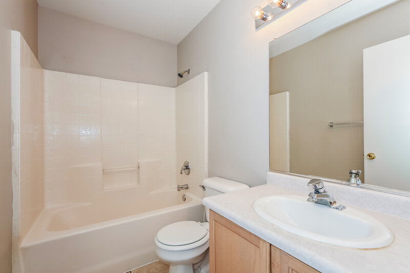 1,945/Mo, 4455 Scarlet Sea Ave North Las Vegas, NV 89031 Bathroom View