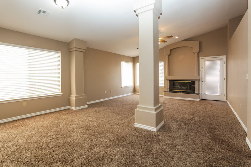 2,115/Mo, 1612 Blanco Dr North Las Vegas, NV 89031 Living Room View 2
