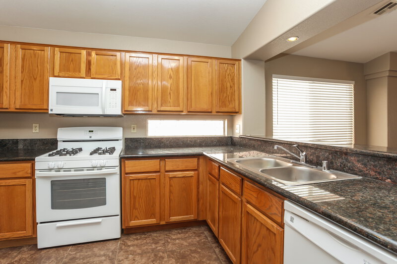 2,115/Mo, 1612 Blanco Dr North Las Vegas, NV 89031 Kitchen View