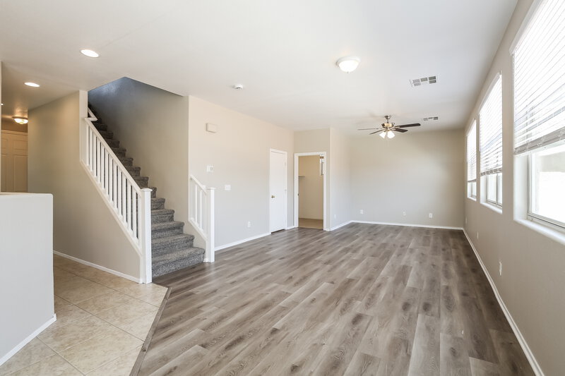 2,115/Mo, 6627 Brick House Ave Las Vegas, NV 89122 Living Room View