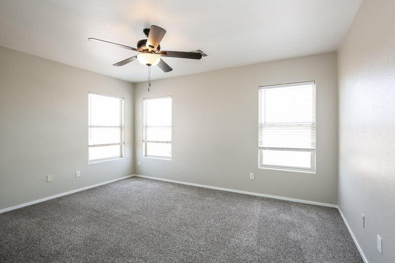 2,115/Mo, 6627 Brick House Ave Las Vegas, NV 89122 Main Bedroom View