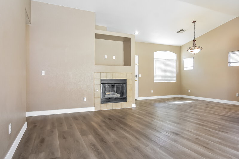 1,750/Mo, 3830 Canary Creek Ave North Las Vegas, NV 89031 Living Room View