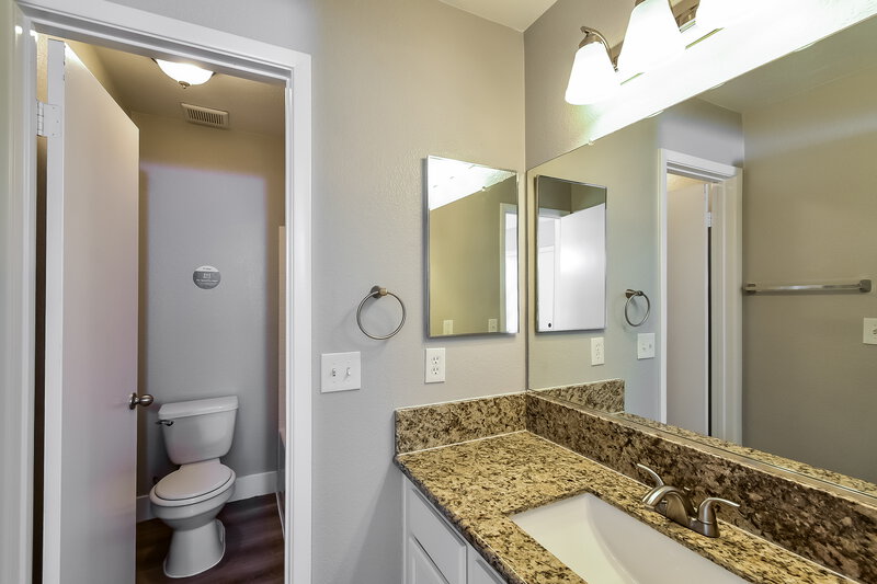 2,285/Mo, 7313 Wandering Star Court Las Vegas, NV 89131 Main Bathroom View