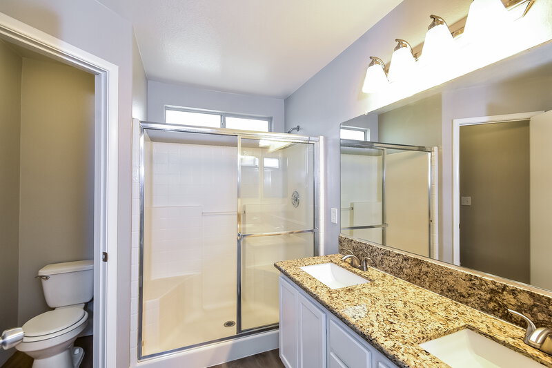 2,285/Mo, 7313 Wandering Star Court Las Vegas, NV 89131 Main Bathroom View 2