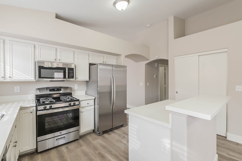 1,960/Mo, 1719 Anchor Dr North Las Vegas, NV 89032 Kitchen View 2