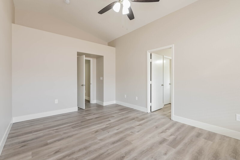 1,960/Mo, 1719 Anchor Dr North Las Vegas, NV 89032 Main Bathroom View