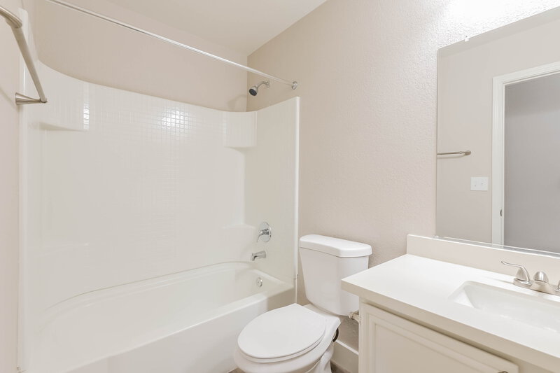 1,960/Mo, 1719 Anchor Dr North Las Vegas, NV 89032 Bathroom View