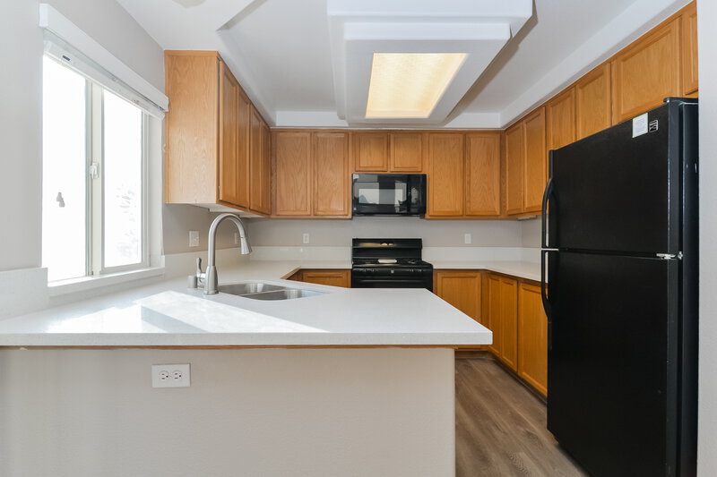 2,160/Mo, 635 Persian Violet Ave Las Vegas, NV 89183 Kitchen View