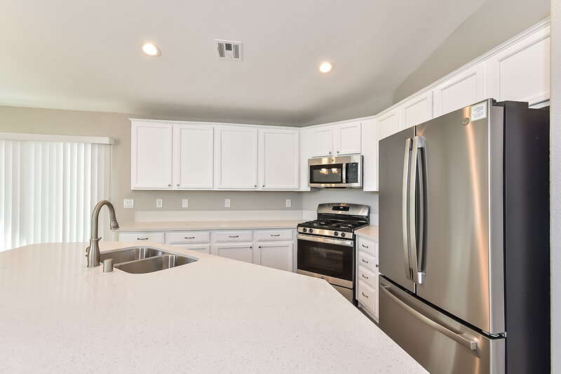 2,930/Mo, 621 Bright Lights Ave North Las Vegas, NV 89031 Kitchen View