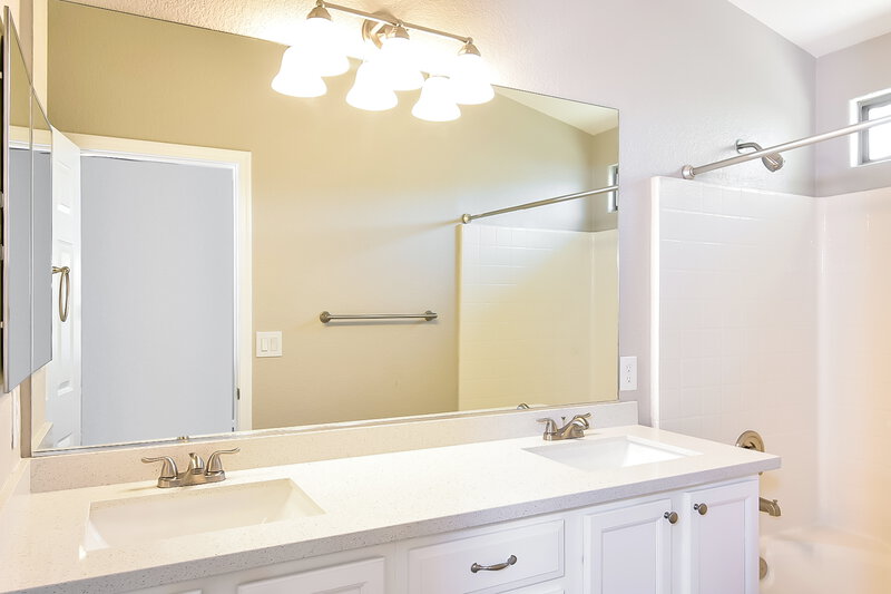 2,930/Mo, 621 Bright Lights Ave North Las Vegas, NV 89031 Bathroom View 2
