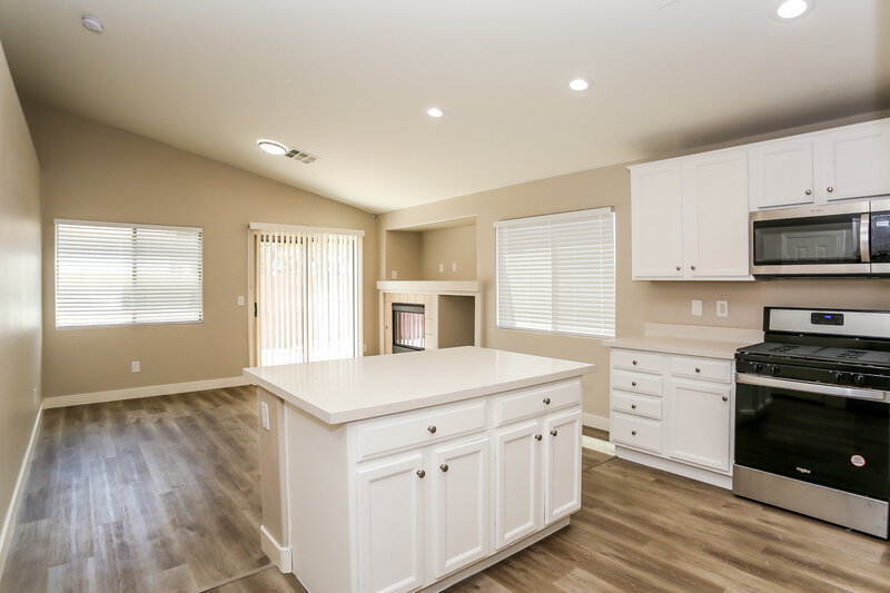 1,900/Mo, 4908 Cinnamon Spice Ct North Las Vegas, NV 89031 Kitchen View