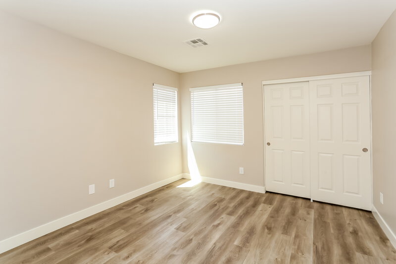 1,900/Mo, 4908 Cinnamon Spice Ct North Las Vegas, NV 89031 Main Bedroom View