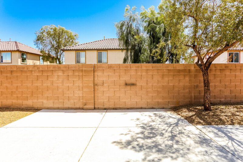 1,900/Mo, 4908 Cinnamon Spice Ct North Las Vegas, NV 89031 Rear View