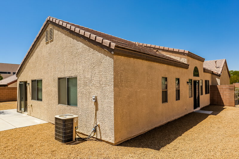 1,900/Mo, 4908 Cinnamon Spice Ct North Las Vegas, NV 89031 Rear View 3
