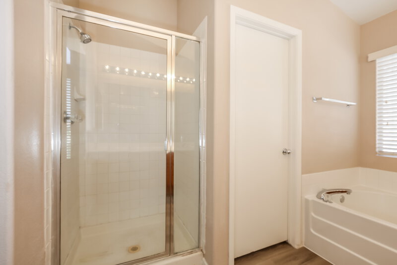 2,355/Mo, 1842 Falling Tree Ave North Las Vegas, NV 89031 Main Bathroom View