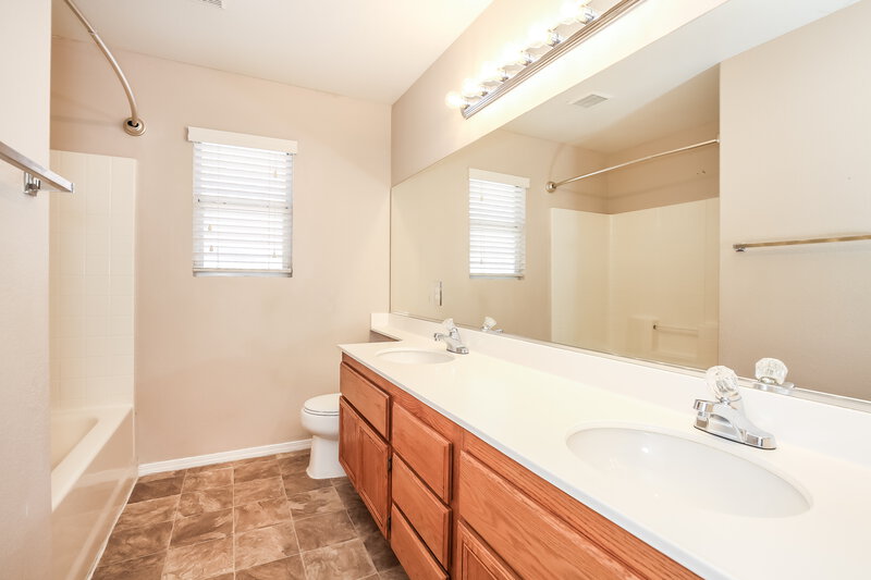 2,355/Mo, 1842 Falling Tree Ave North Las Vegas, NV 89031 Bathroom View