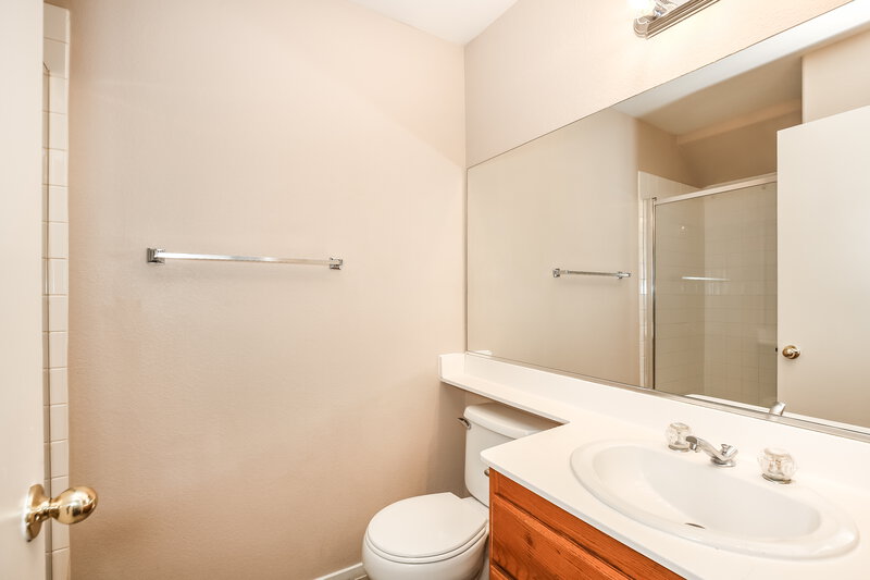 2,355/Mo, 1842 Falling Tree Ave North Las Vegas, NV 89031 Bathroom View 2