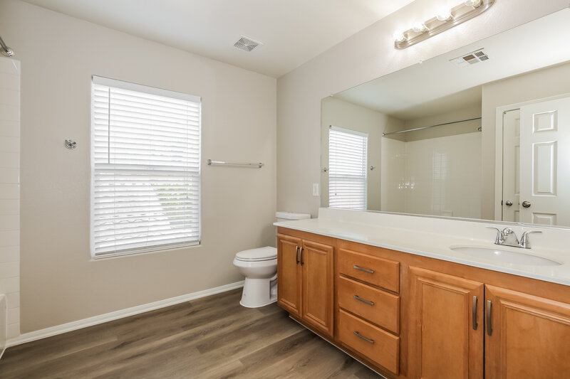 2,295/Mo, 5040 Diamond Ranch Ave Las Vegas, NV 89131 Main Bathroom View