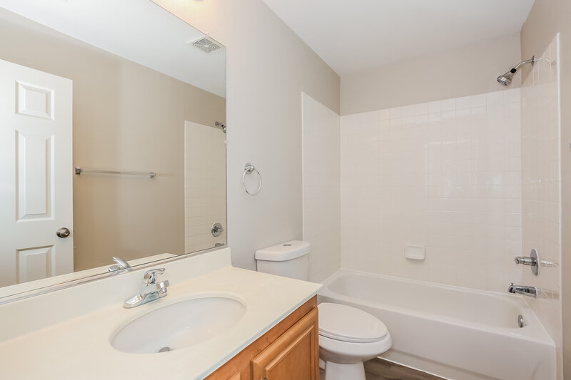 2,295/Mo, 5040 Diamond Ranch Ave Las Vegas, NV 89131 Bathroom View