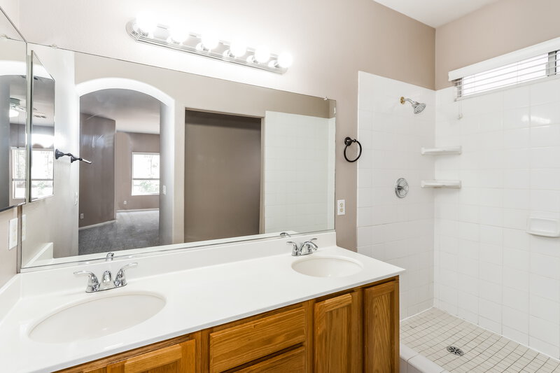 2,850/Mo, 1051 Little Rock Way Las Vegas, NV 89123 Main Bathroom View