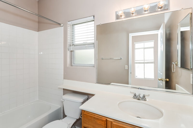 2,850/Mo, 1051 Little Rock Way Las Vegas, NV 89123 Bathroom View