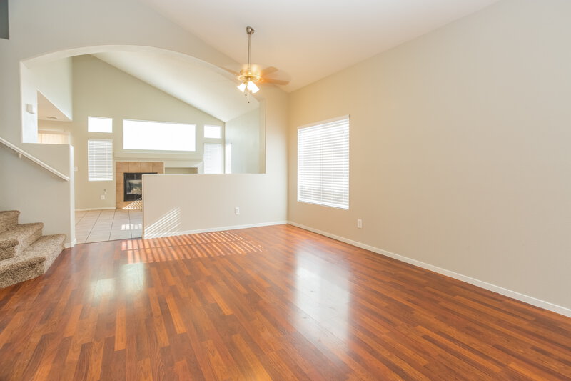 1,800/Mo, 4354 Scarlet Sea Ave North Las Vegas, NV 89031 Living Room View 2