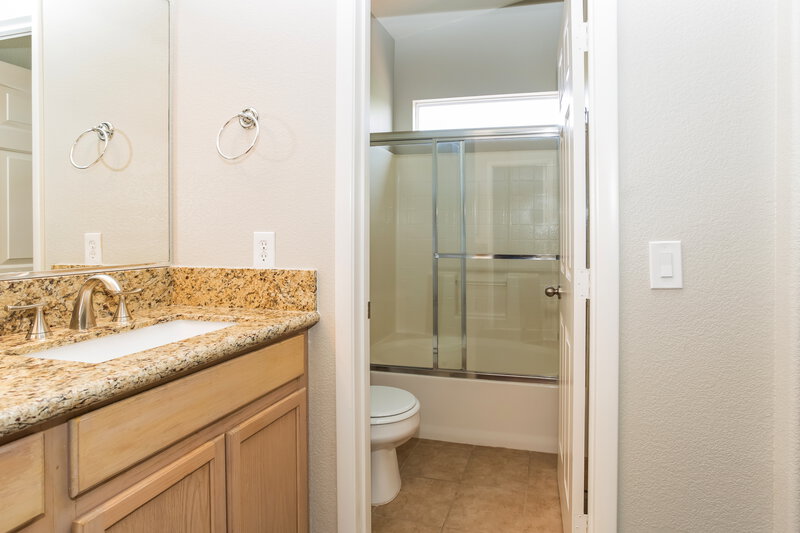 1,800/Mo, 4354 Scarlet Sea Ave North Las Vegas, NV 89031 Master Bathroom View