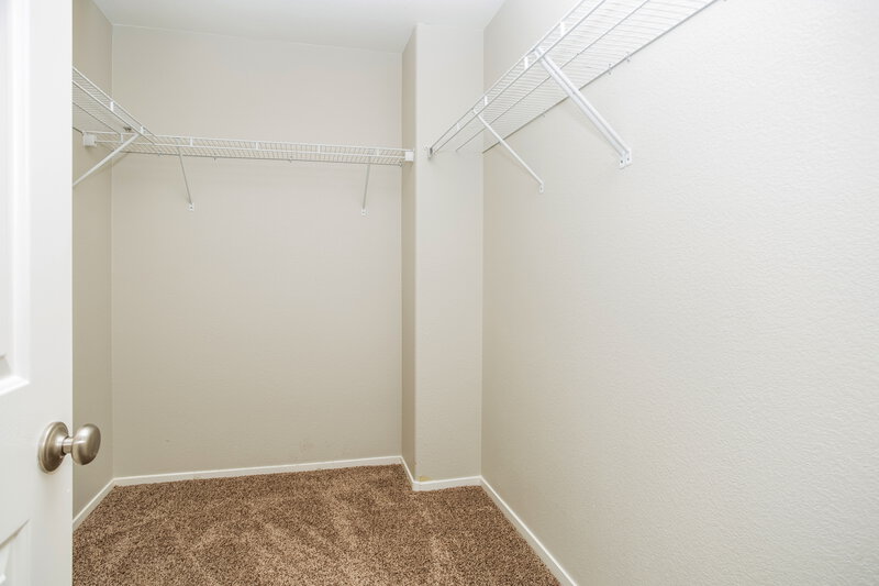 1,800/Mo, 4354 Scarlet Sea Ave North Las Vegas, NV 89031 Walk In Closet View