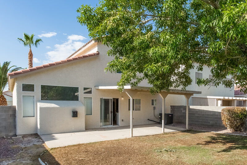 1,800/Mo, 4354 Scarlet Sea Ave North Las Vegas, NV 89031 Rear View