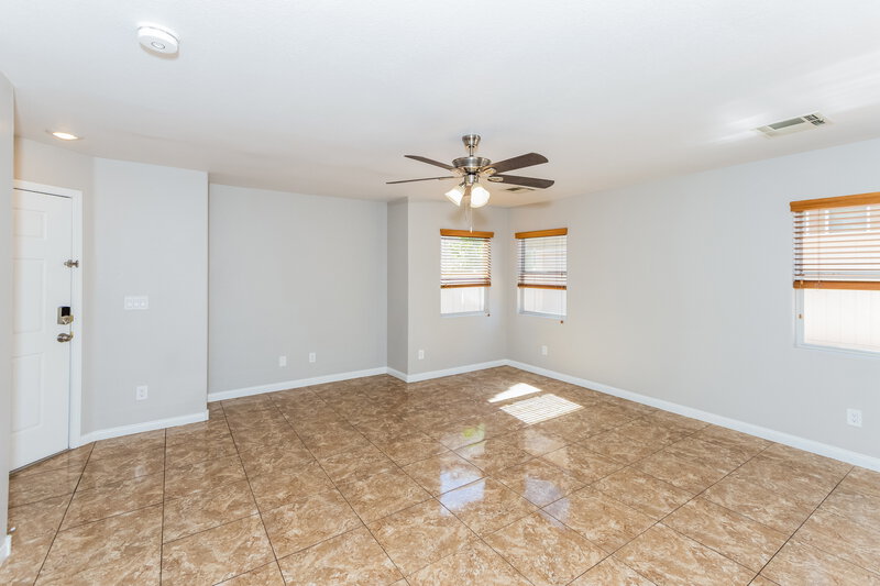 1,940/Mo, 10431 Sweet Juliet St Las Vegas, NV 89183 Living Room View