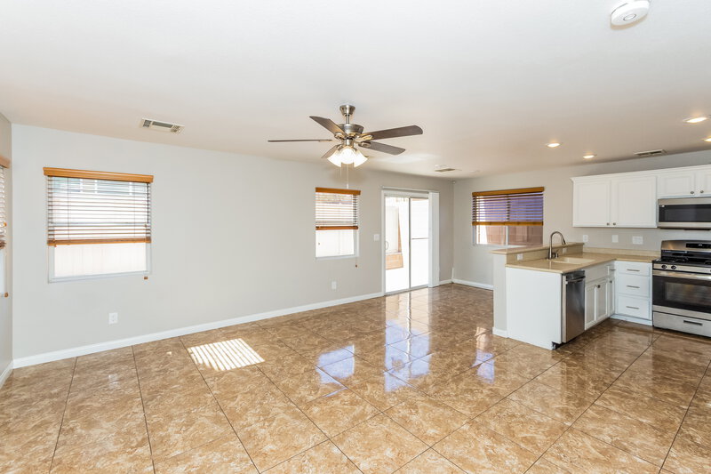 1,940/Mo, 10431 Sweet Juliet St Las Vegas, NV 89183 Dining Room View