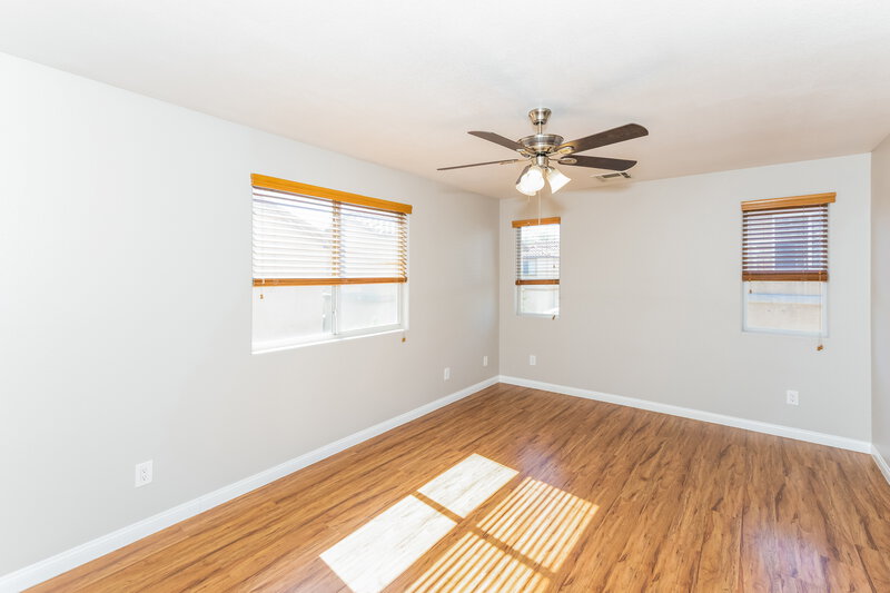 1,940/Mo, 10431 Sweet Juliet St Las Vegas, NV 89183 Main Bedroom View